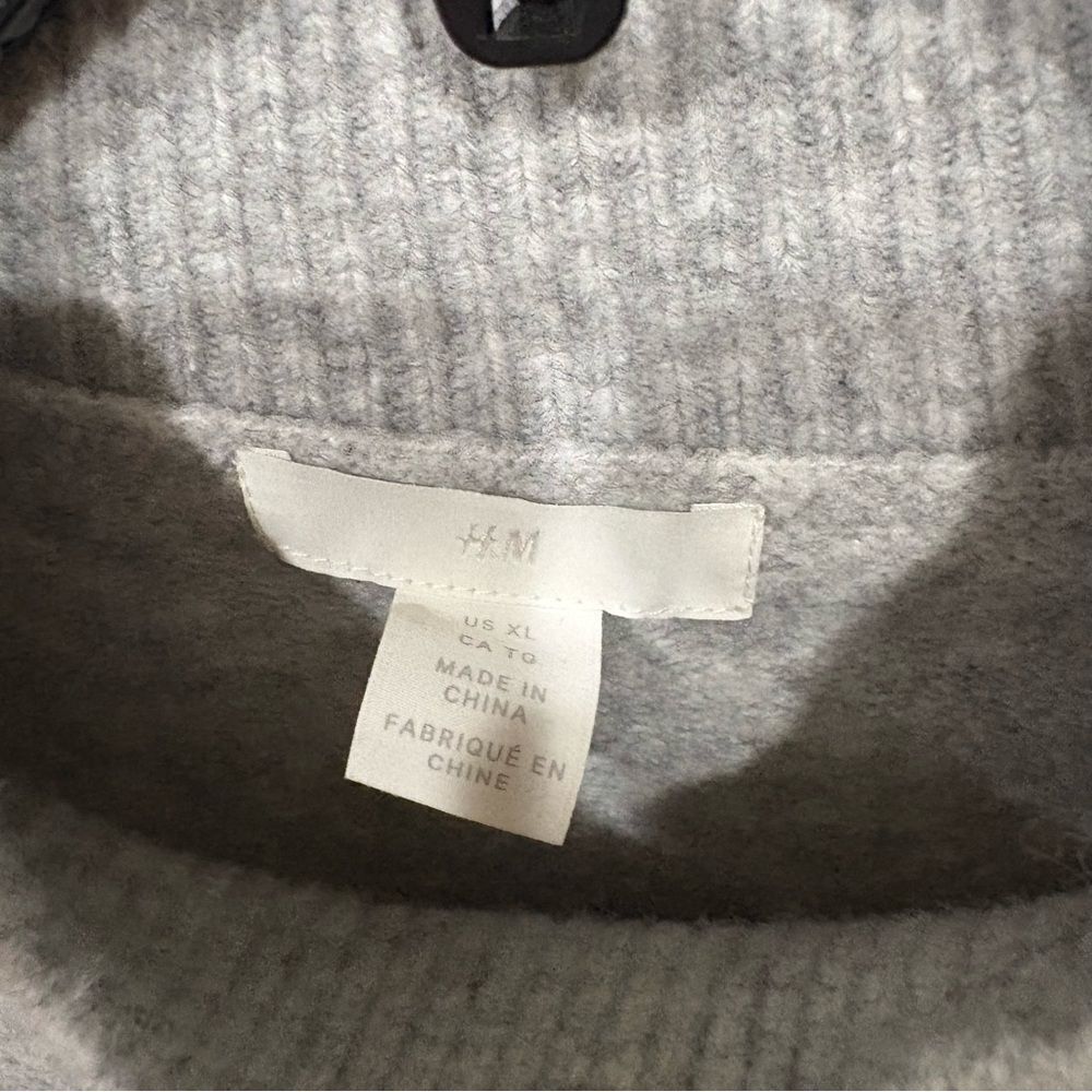H&M Gray Turtleneck Sweater with Ribbed Trim Size XL - Picture 2 of 4
